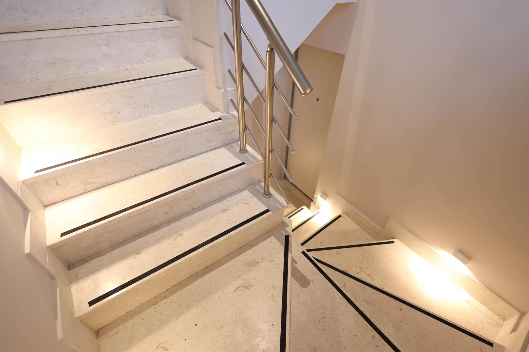 Grandstay Studios Dıraç Dış mekan fotoğraf